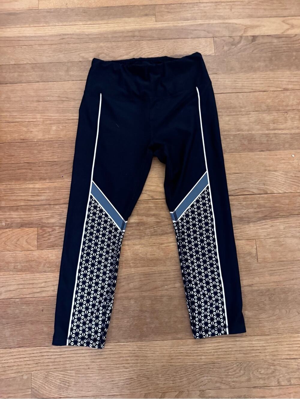 RBX Women's Navy Geometric Print Capri Leggings - Size S
 b66